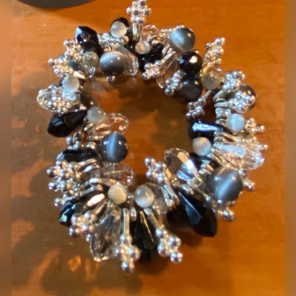 Silver Black Beaded Cluster Stretch Bracelet Women's 7”  Chunky Jewelry